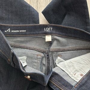 NWOT Loft jeans size 4 Modern Skinny